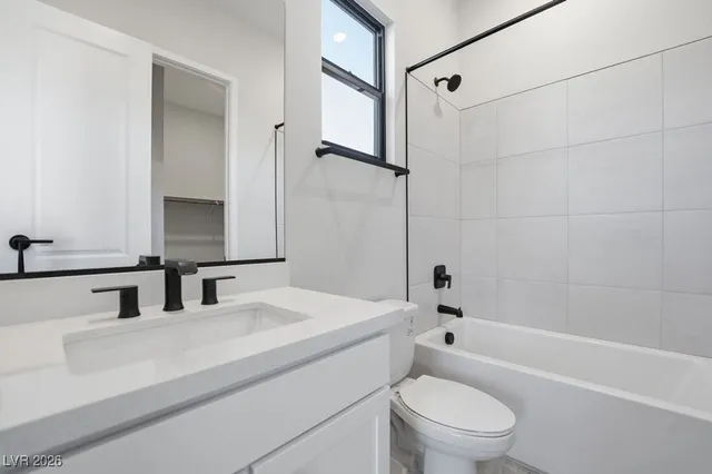 $1,479,990 | 525 Stowell Avenue, Las Vegas, NV 89138