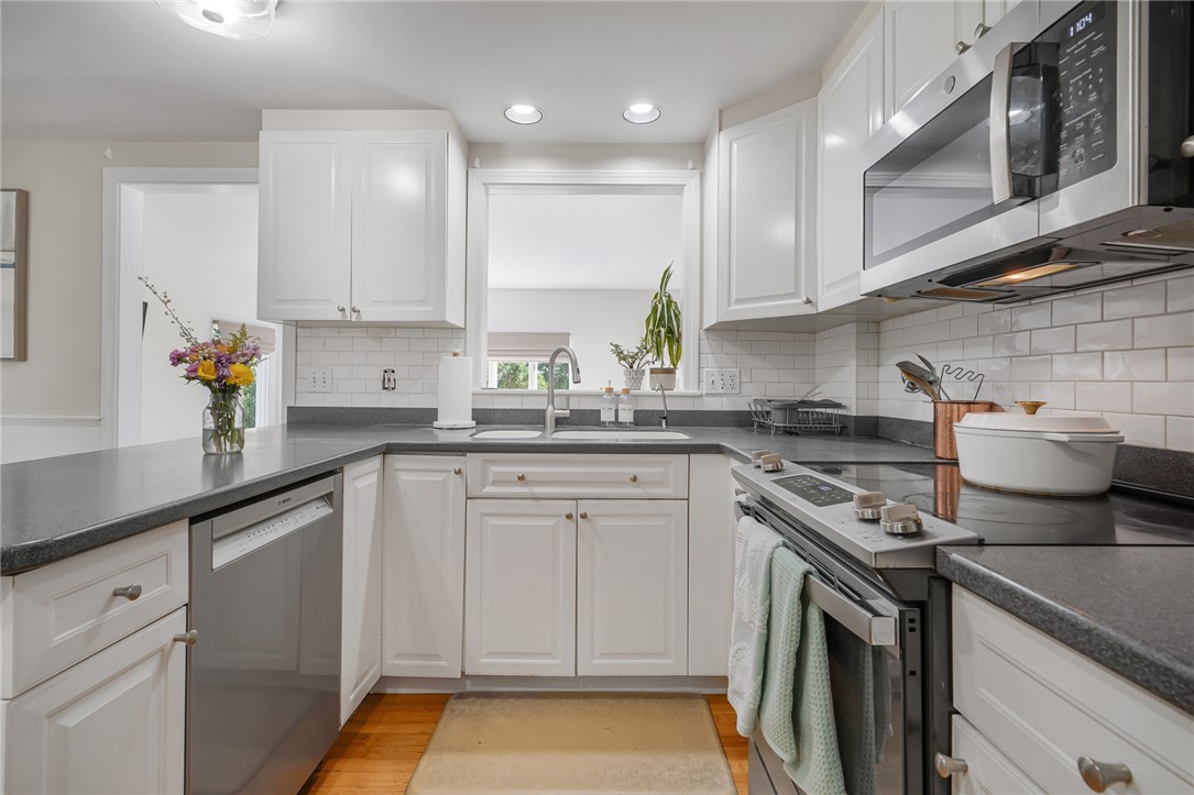 5 Indigo Road Barrington, RI 02806 - Photo 14 of 46