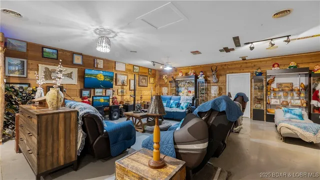 $649,900 | 10501 Old Highway 54, Eugene, MO 65032