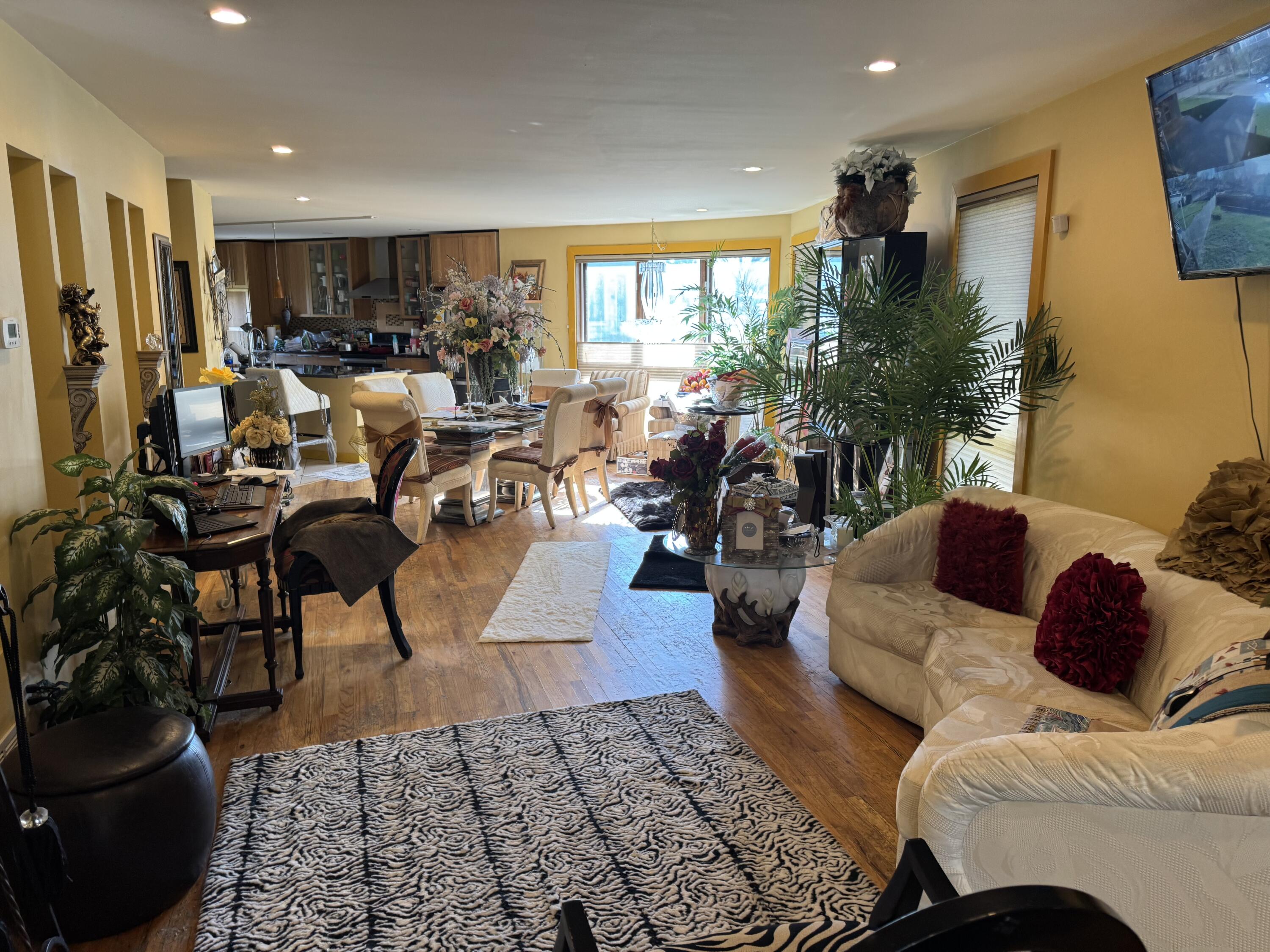 4647 West Scranton Place Milwaukee, WI 53216 - Photo 4 of 5 IMG_5454