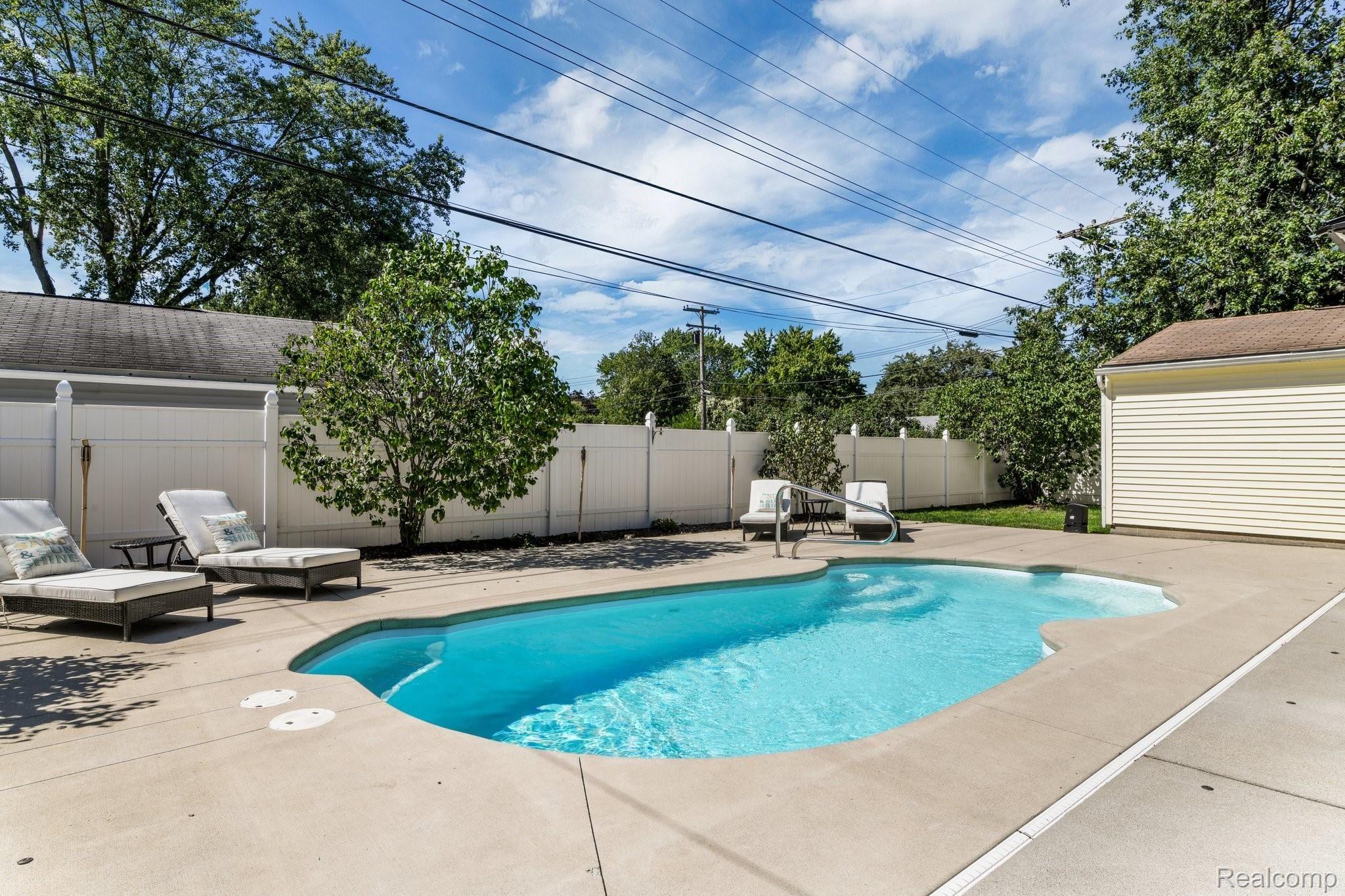 1389 North Pine Street Rochester, MI 48307 - Photo 25 of 28 1389+N+Pine+St+Rochester+Hills-26-web.jpg