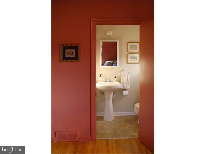 112 Richmond Road Paoli, PA 19301 - Photo 11 of 20 Half Bath