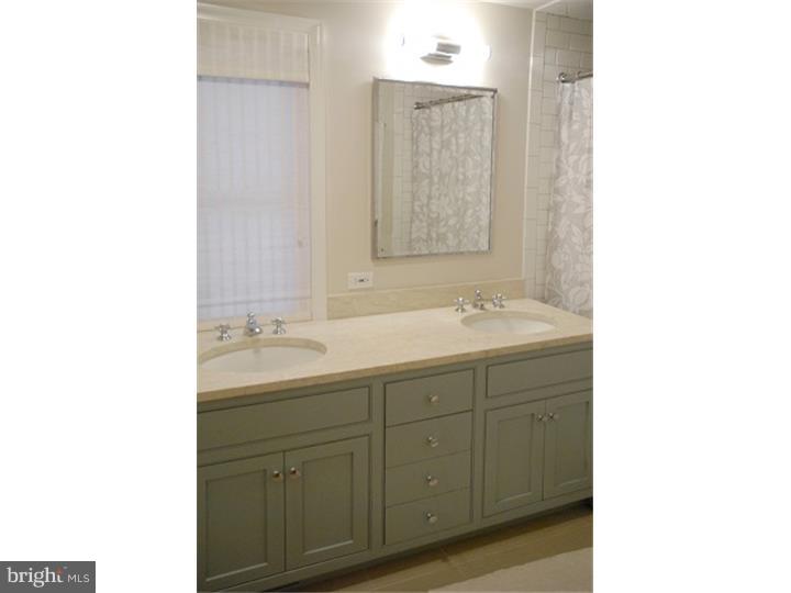 112 Richmond Road Paoli, PA 19301 - Photo 17 of 20 Bathroom