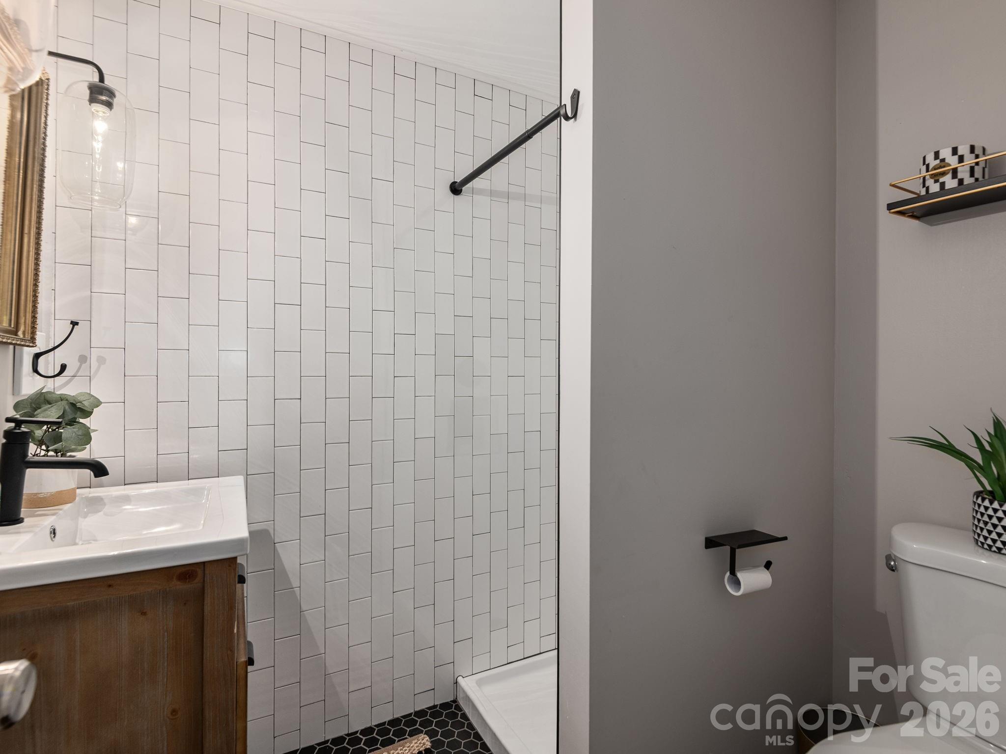 8 Fernlawn Road Asheville, NC 28805 - Photo 34 of 40 Gallery Image 34