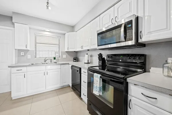 $6,125 | 1601 Northeast 63rd Street, Fort Lauderdale, FL 33334