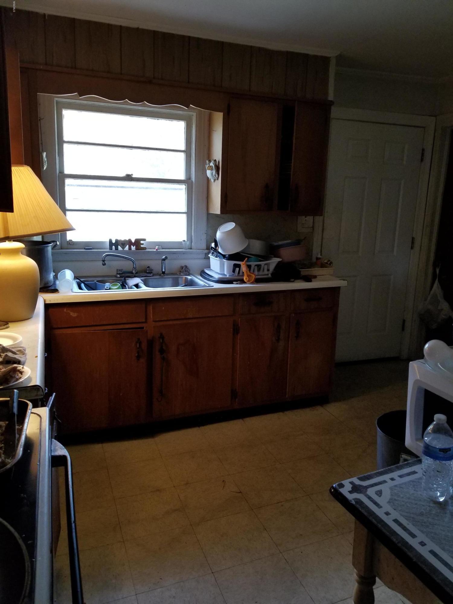 1505 Adcox Road Picayune, MS 39466 - Photo 14 of 43 20180105_103543