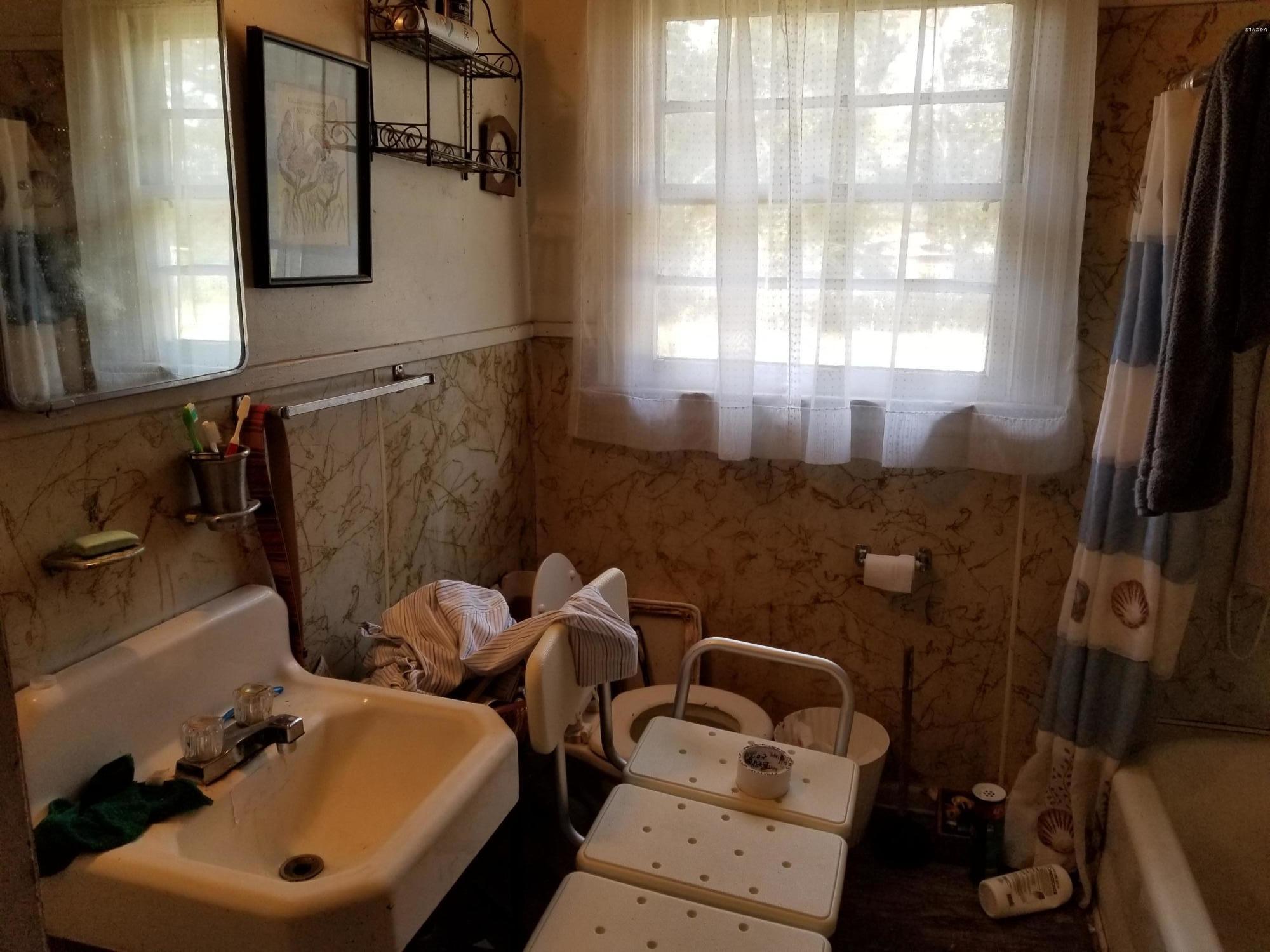 1505 Adcox Road Picayune, MS 39466 - Photo 23 of 43 20180105_103311