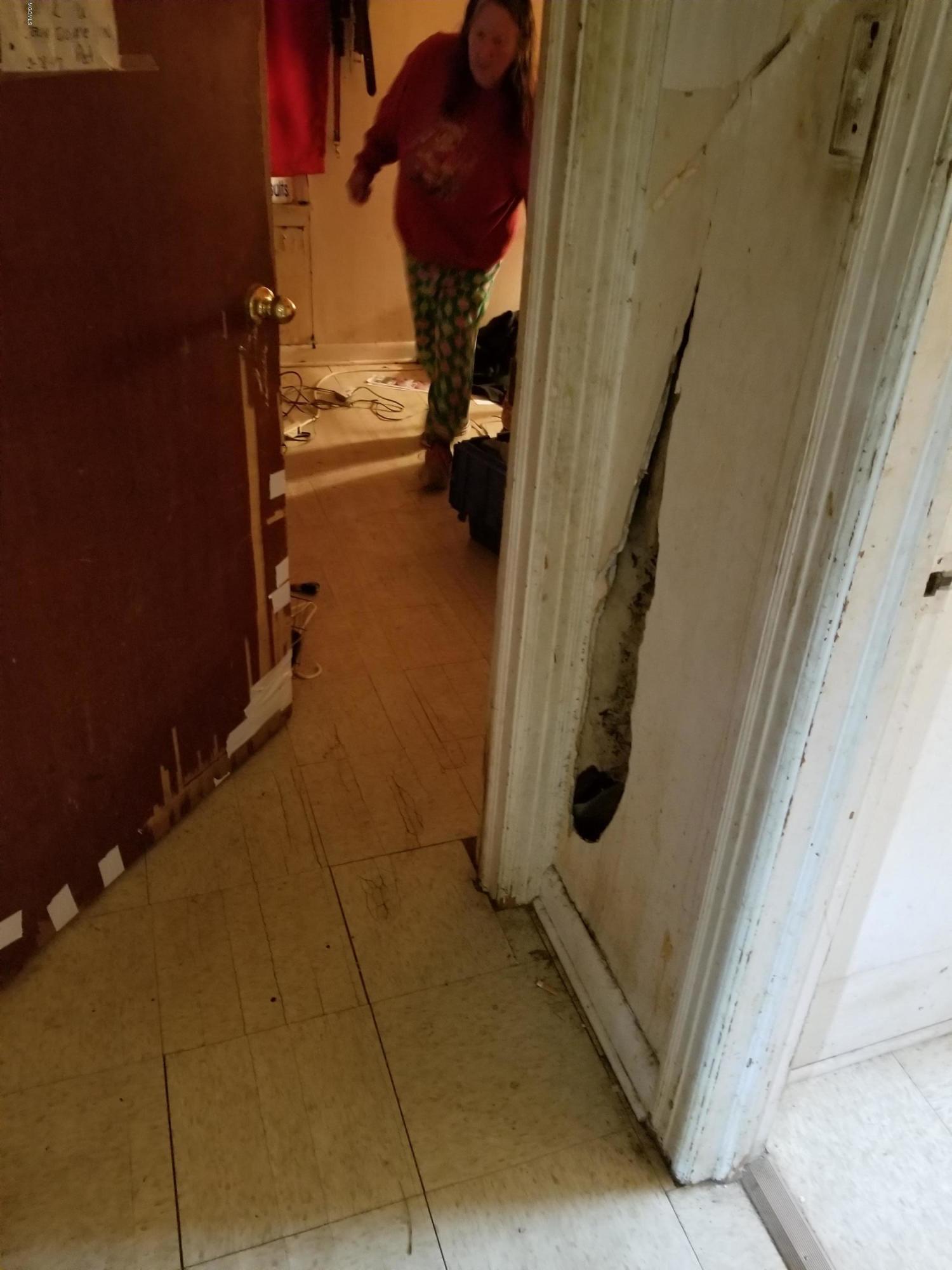 1505 Adcox Road Picayune, MS 39466 - Photo 36 of 43 20180105_103521
