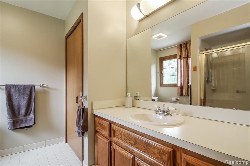1369 Lomas Verdes Rochester Hills, MI 48306 - Photo 25 of 41