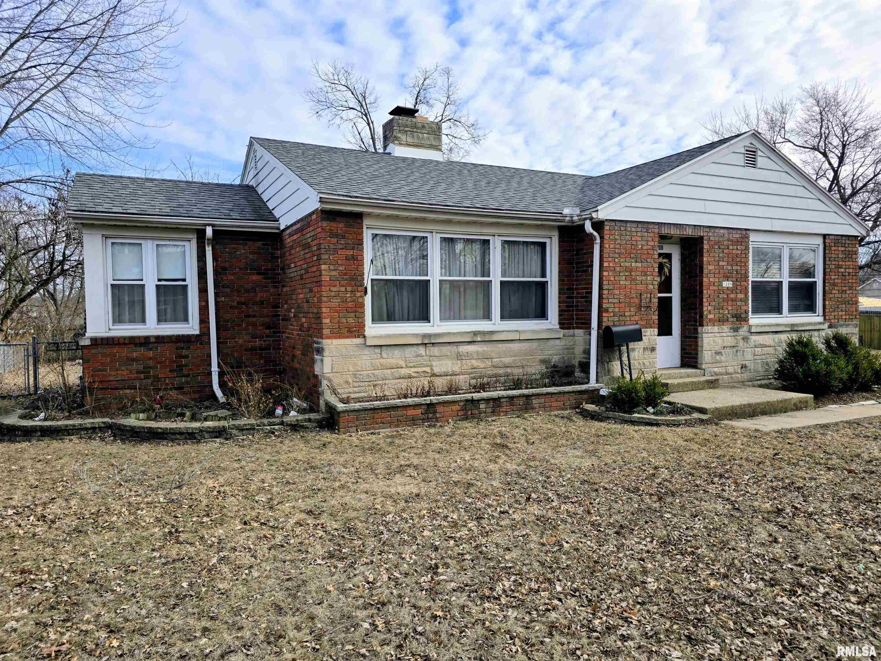 1208 South 9th Street Pekin, IL 61554 - Photo 2 of 21