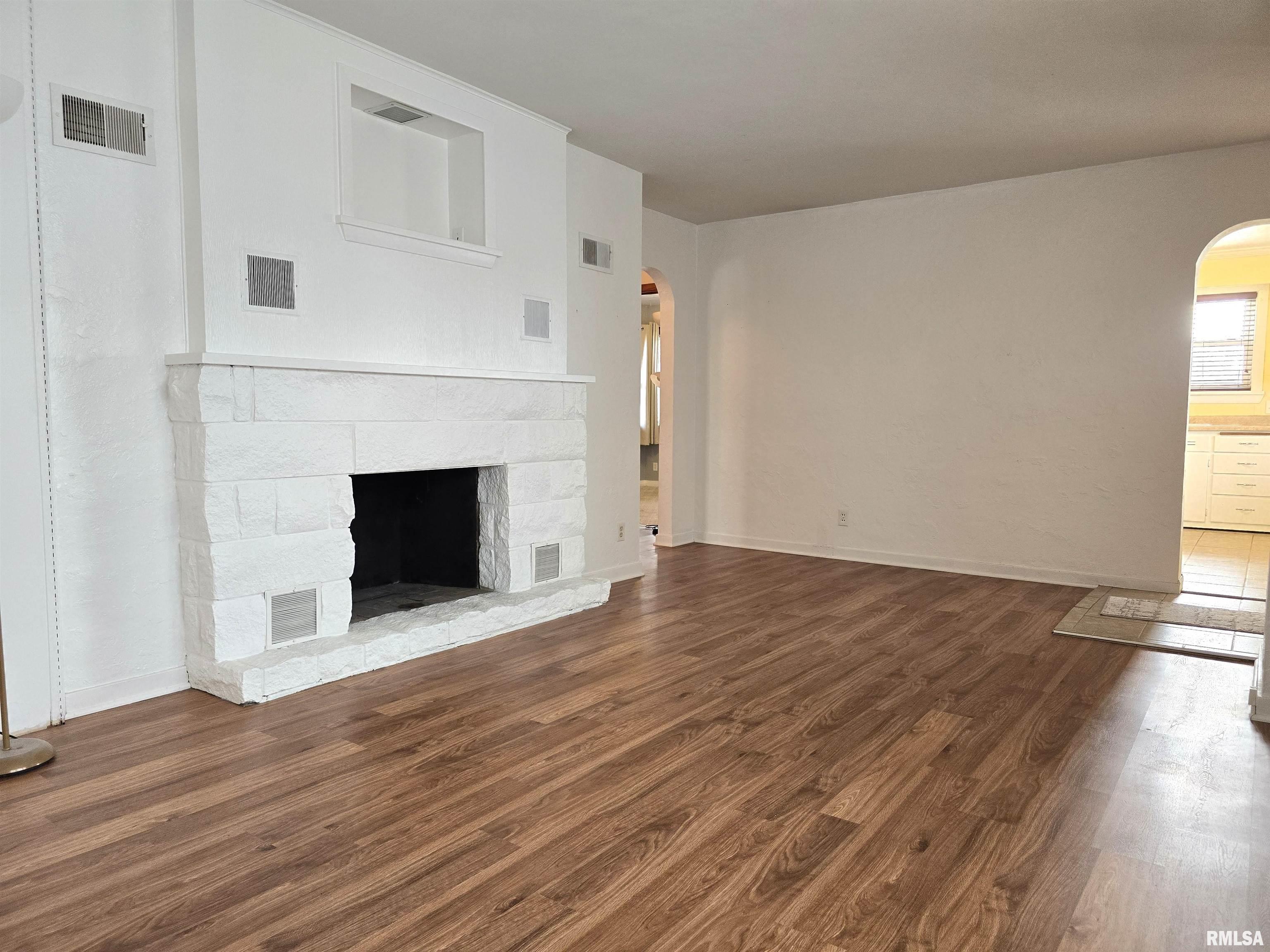 1208 South 9th Street Pekin, IL 61554 - Photo 5 of 21