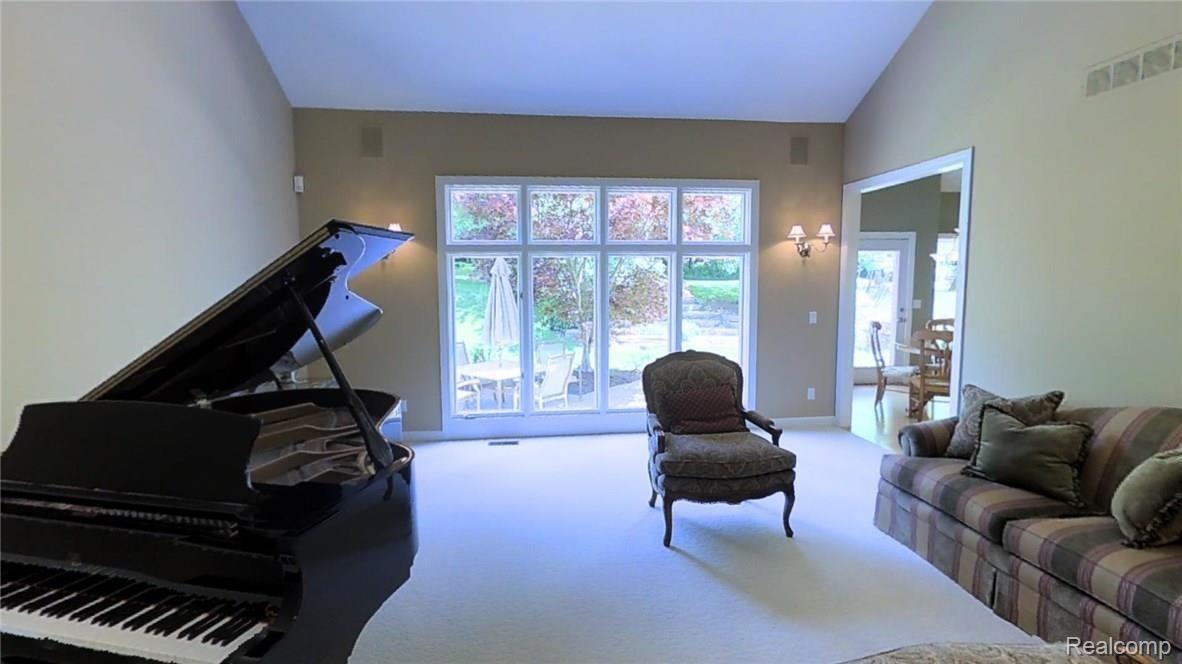 1726 Spring Creek Drive Rochester, MI 48306 - Photo 19 of 41 06032016_150934.jpg