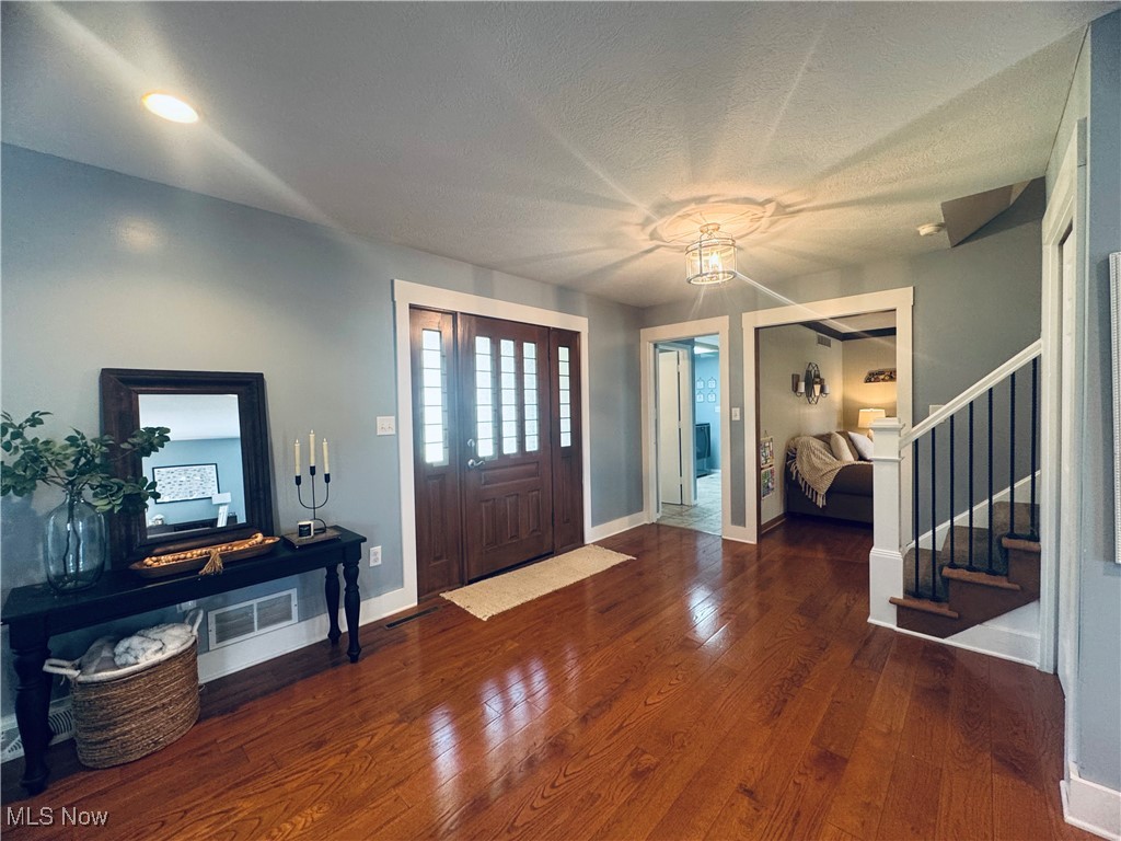 696 Inverness Road Akron, OH 44313 - Photo 9 of 48 Beautiful wood floors