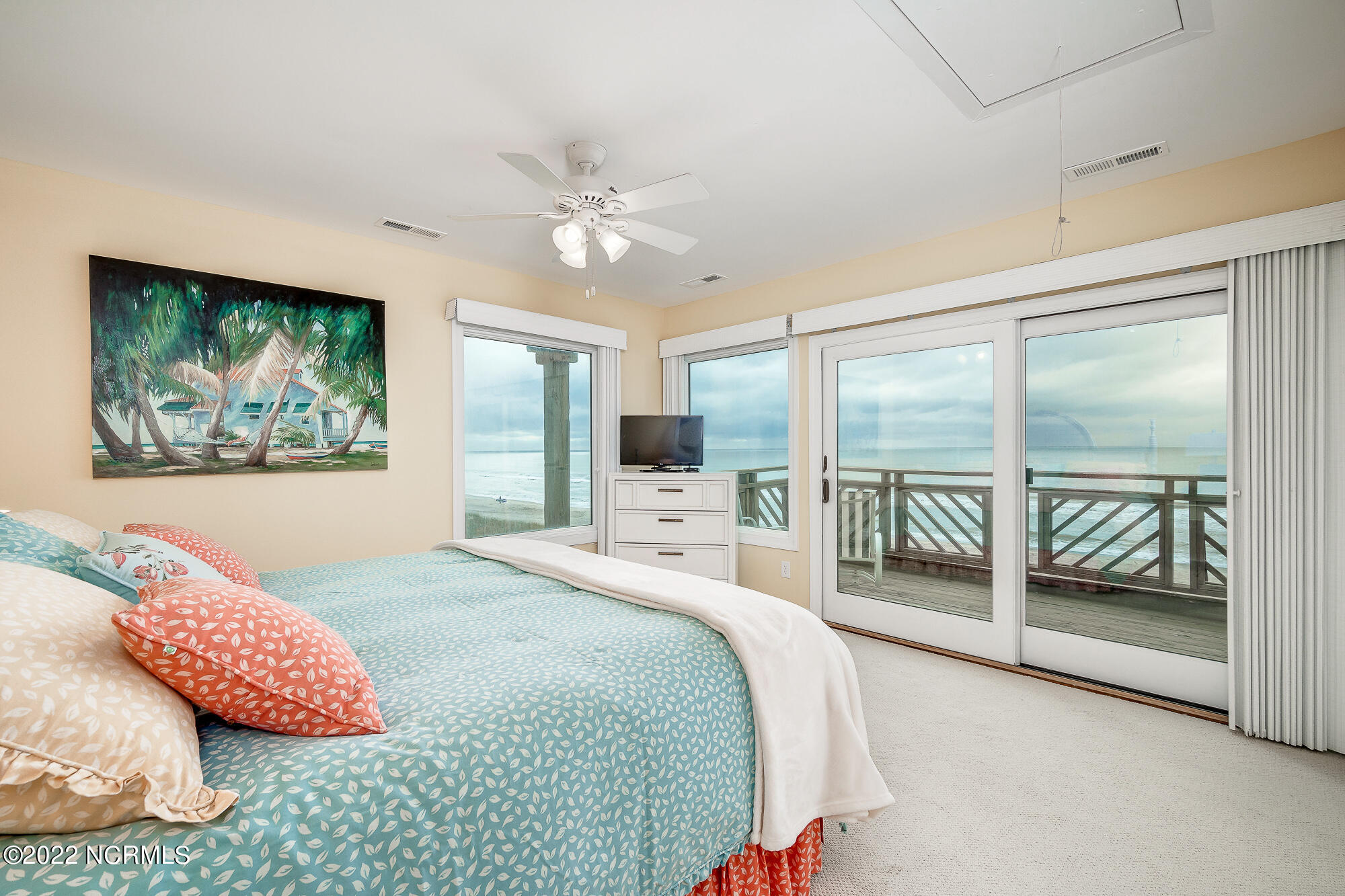 301 Salter Path Road, Unit 14 GENESIS Pine Knoll Shores, NC 28512 - Photo 9 of 62 Primary bedroom suite