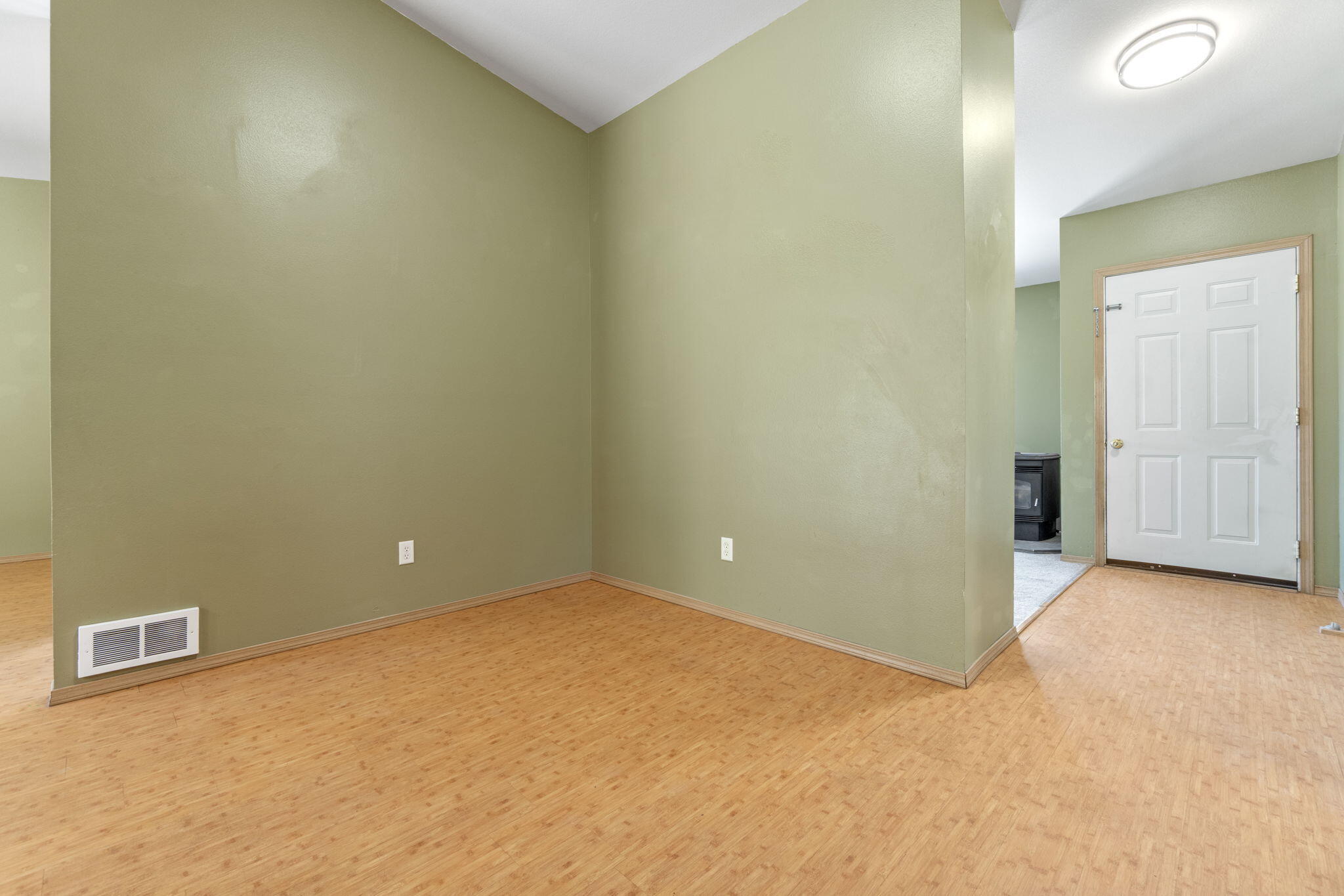 2630 Frontage Road Klamath Falls, OR 97601 - Photo 41 of 72