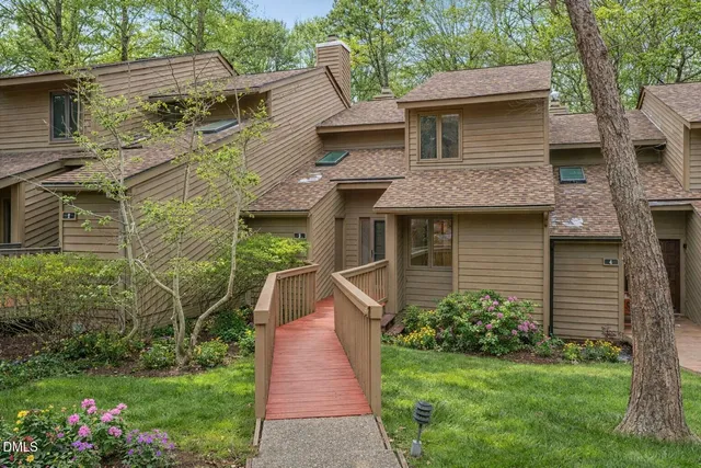 $385,000 | 3 Creekview Lane, Durham, NC 27705