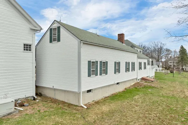 $2,295,000 | 244 North Main Street, Wolfeboro, NH 03894