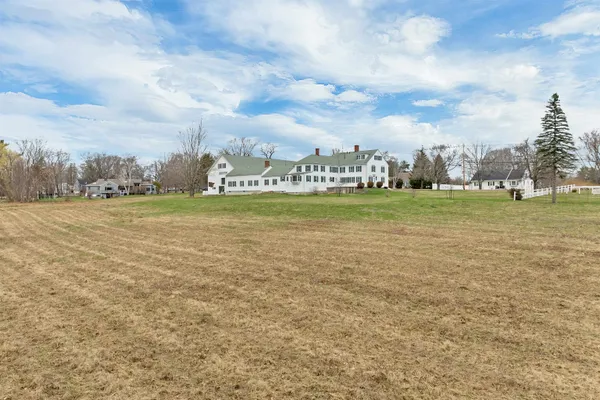 $2,295,000 | 244 North Main Street, Wolfeboro, NH 03894