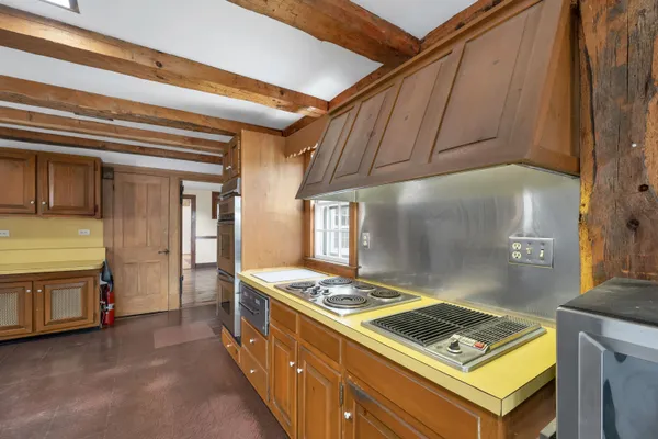 $2,295,000 | 244 North Main Street, Wolfeboro, NH 03894