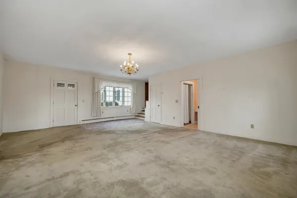 $2,295,000 | 244 North Main Street, Wolfeboro, NH 03894
