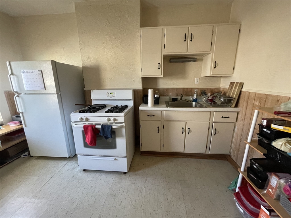 155 Pearl Street, Unit 2 Somerville, MA 02145 - Photo 7 of 10