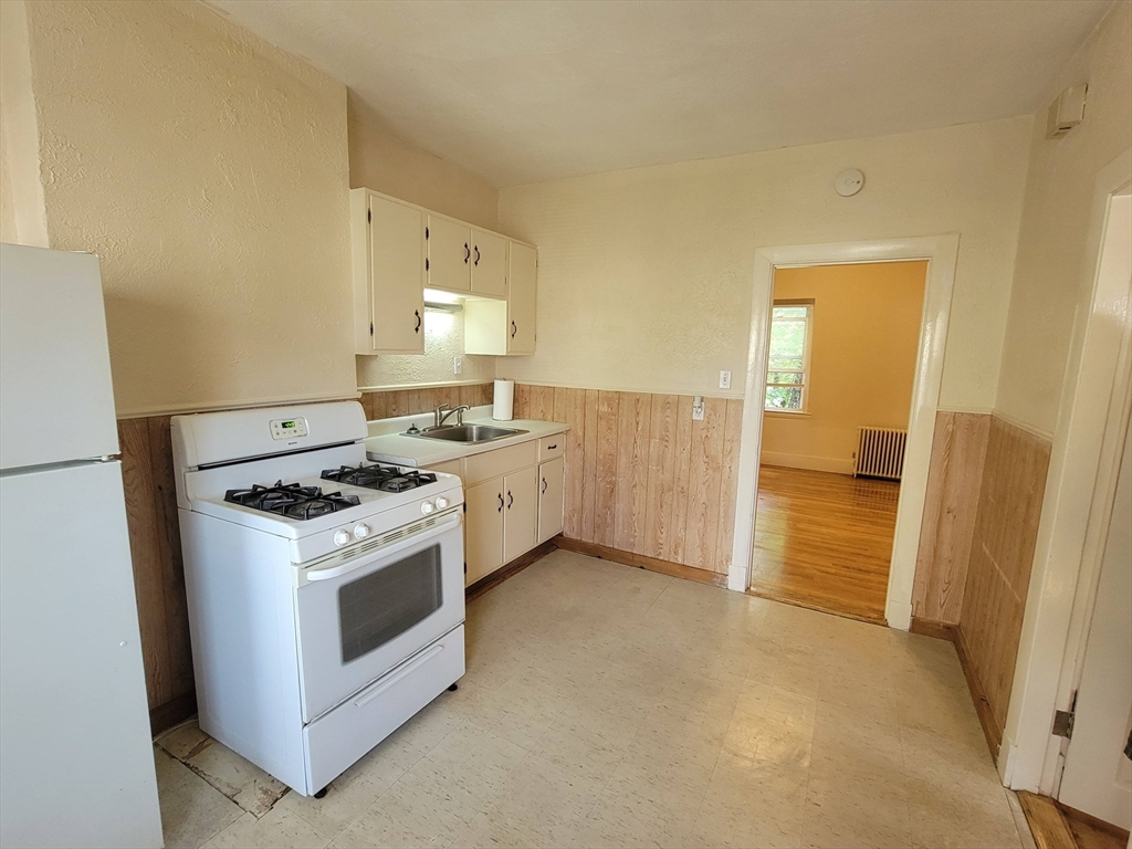 155 Pearl Street, Unit 2 Somerville, MA 02145 - Photo 8 of 10