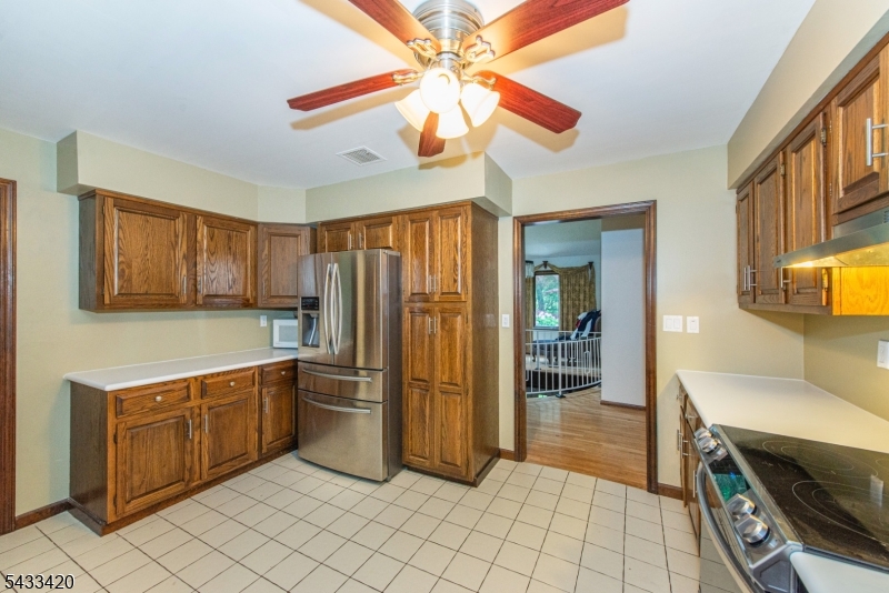 181 Center Grove Road Randolph, NJ 07869 - Photo 14 of 49