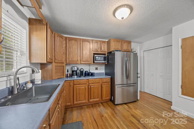 $670,000 | 124 Lytle Cove Road, Swannanoa, NC 28778