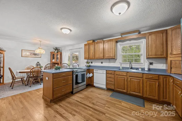 $670,000 | 124 Lytle Cove Road, Swannanoa, NC 28778