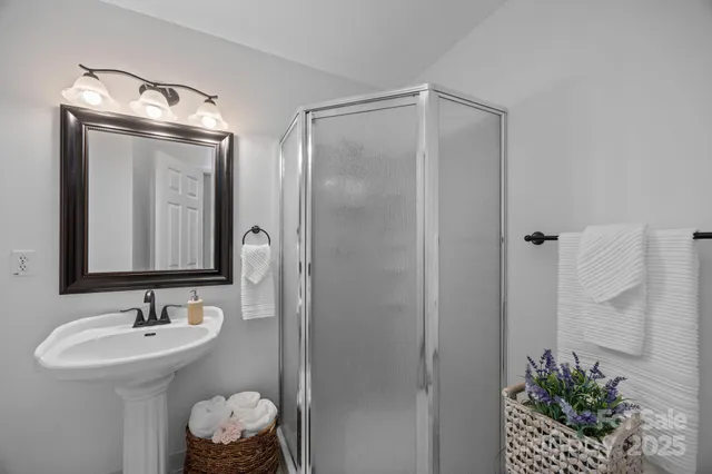 $670,000 | 124 Lytle Cove Road, Swannanoa, NC 28778