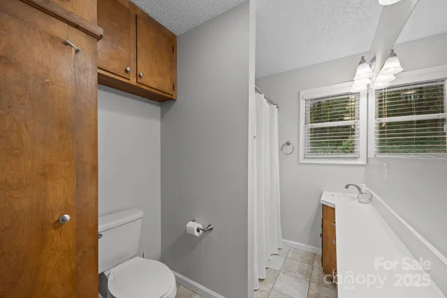 $670,000 | 124 Lytle Cove Road, Swannanoa, NC 28778