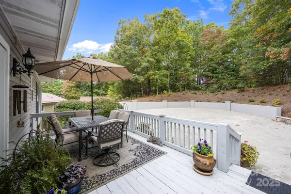 $670,000 | 124 Lytle Cove Road, Swannanoa, NC 28778