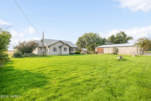 a house view with a outdoor space