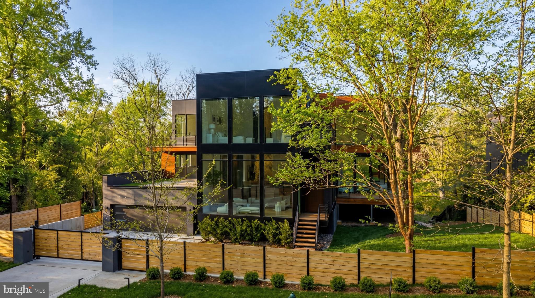 2676 Chain Bridge Road Northwest Washington, DC 20016 - Photo 5 of 50