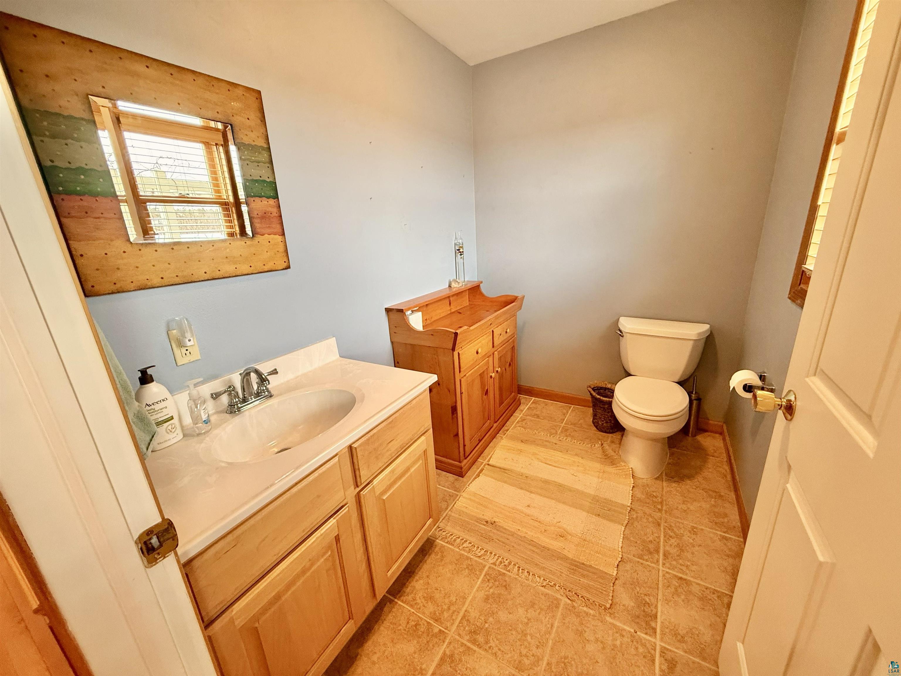 668 Fort Road, Unit 5 La Pointe, WI 54850 - Photo 10 of 27 Main floor