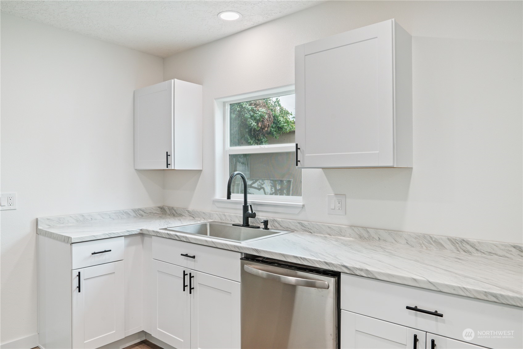 3032 Dover Street Longview, WA 98632 - Photo 11 of 26 Gallery Image 11