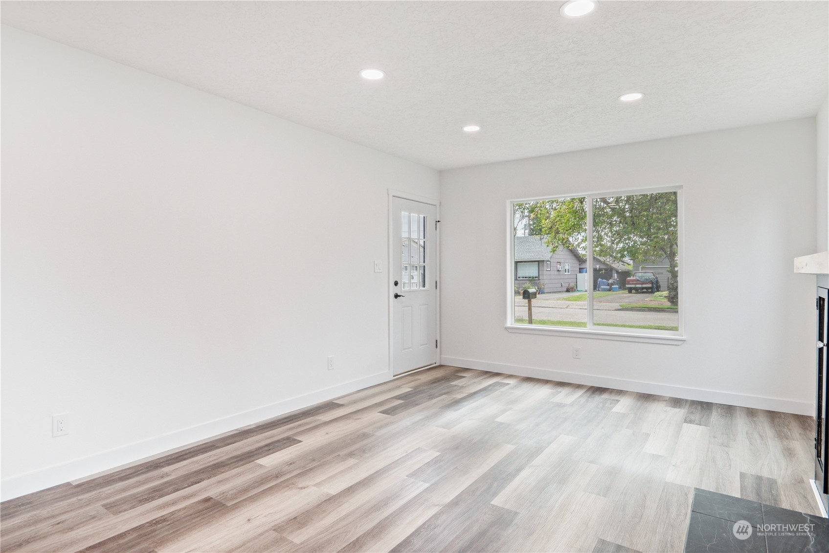 3032 Dover Street Longview, WA 98632 - Photo 5 of 26 Gallery Image 5