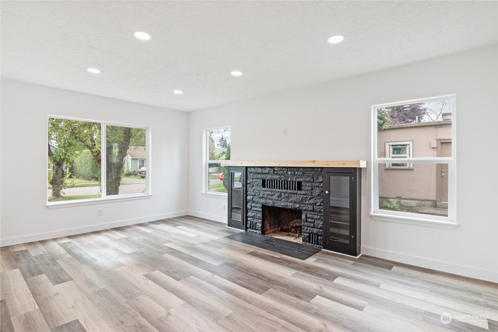 3032 Dover Street Longview, WA 98632 - Photo 6 of 26 Gallery Image 6