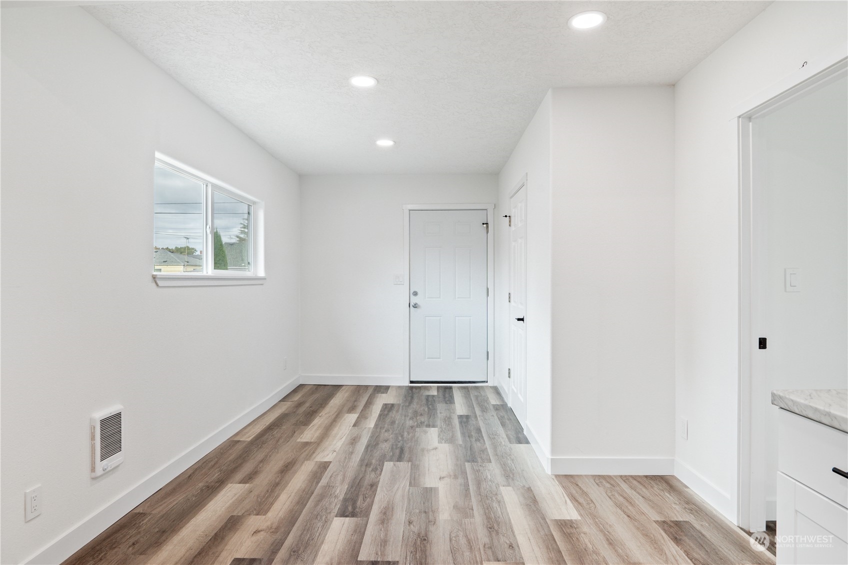3032 Dover Street Longview, WA 98632 - Photo 10 of 26 Gallery Image 10