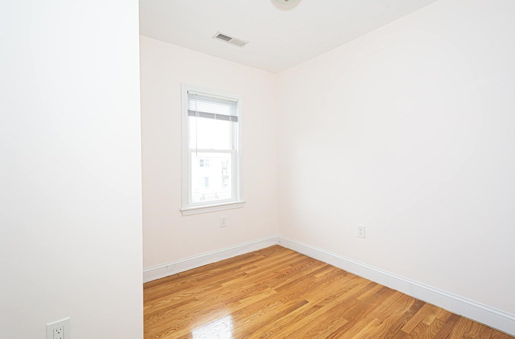 26 Gordon Road Shrewsbury, MA 01545 - Photo 18 of 29 Gallery Image 18