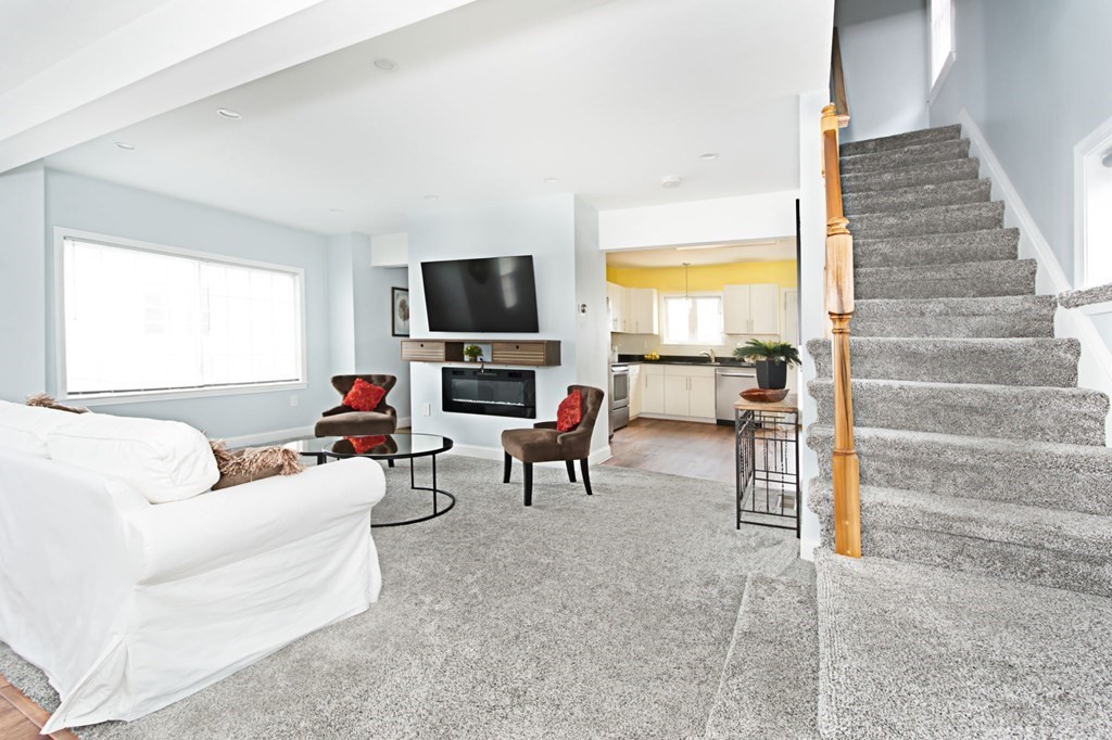 26 Gordon Road Shrewsbury, MA 01545 - Photo 4 of 29 Gallery Image 4