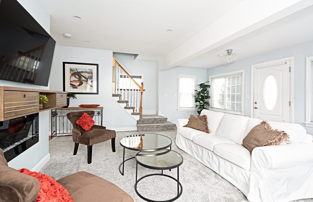 26 Gordon Road Shrewsbury, MA 01545 - Photo 10 of 29 Gallery Image 10