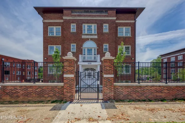 $265,000 | 2730 East Magnolia Avenue, Unit 303, Knoxville, TN 37914