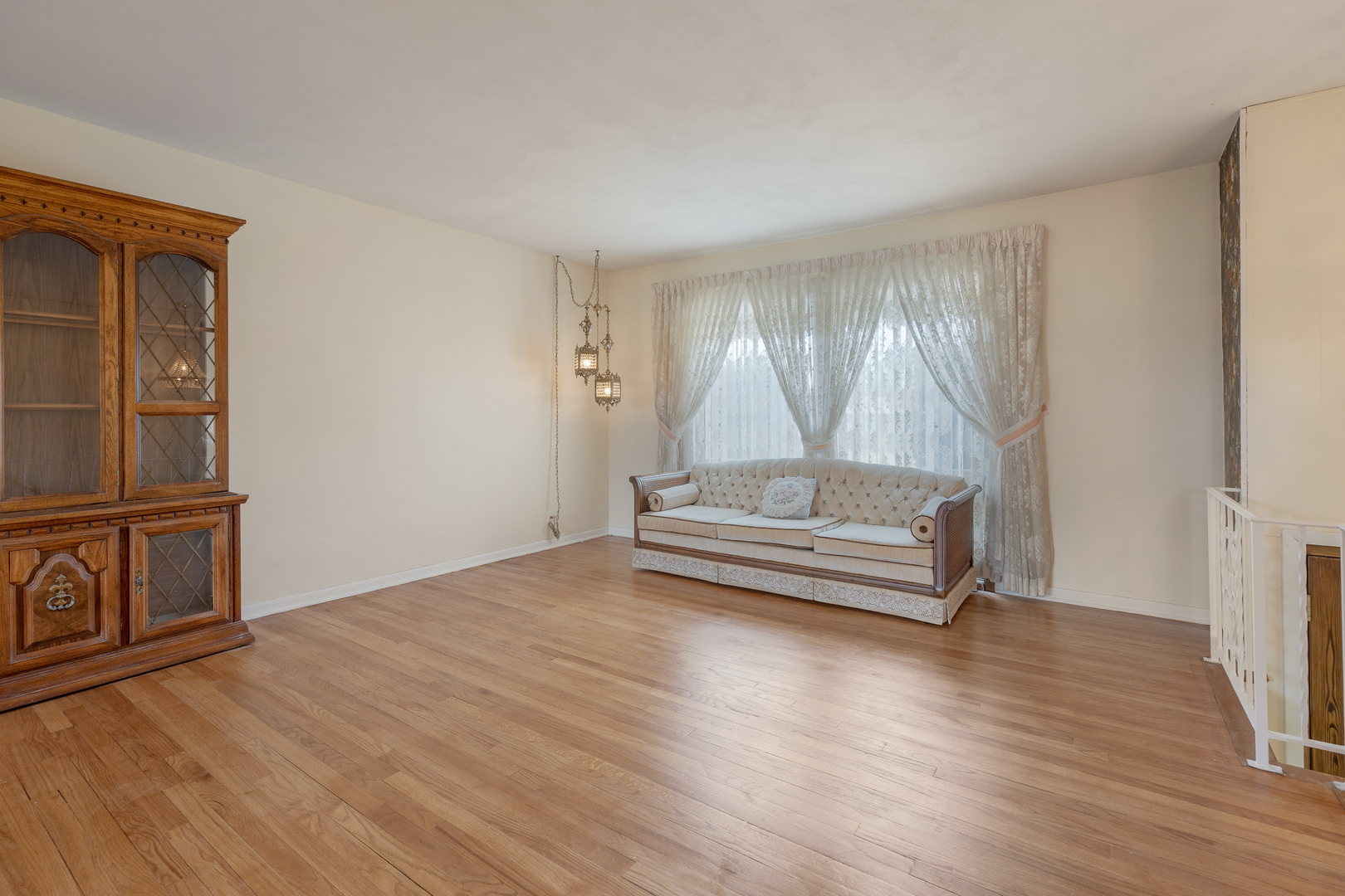 9363 Clancy Drive Des Plaines, IL 60016 - Photo 4 of 27 a view of entryway with wooden floor