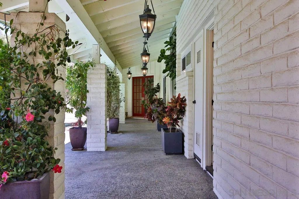 17695 Valle Verde Road Poway, CA 92064 - Photo 6 of 63