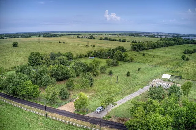 a view of a lush green field