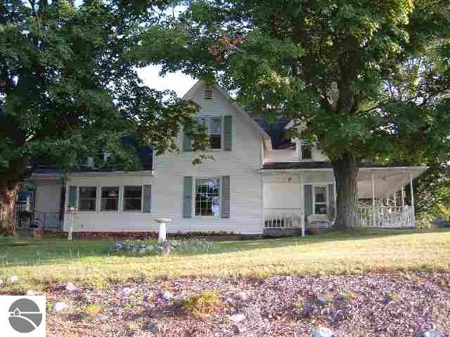 9846 North Long Lake Road Traverse City, MI 49685 - Photo 1 of 8 1691028.JPG