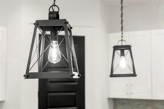 $2,050 | 518 Clinton Street, Unit B, Conroe, TX 77301