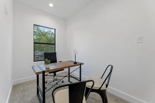 $2,050 | 518 Clinton Street, Unit B, Conroe, TX 77301