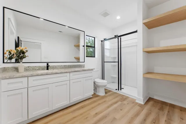 $2,050 | 518 Clinton Street, Unit B, Conroe, TX 77301